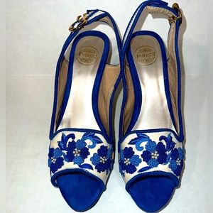 RUNGG Blue Floret Slingback Heels! Luxury Vegan Brand Handmade! 🪻